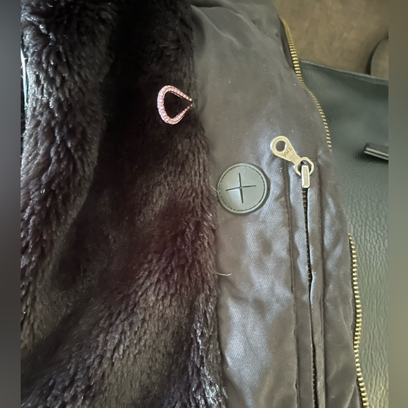 Aritzia TNA St. Moritz Bomber Jacket - Picture 10 of 14